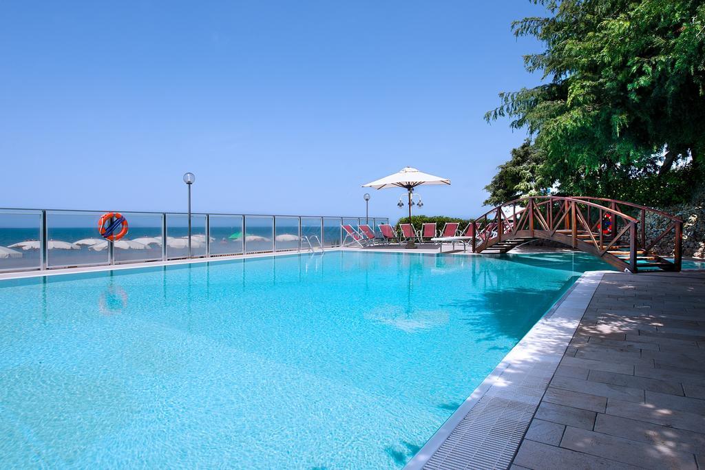 Hotel I Ginepri Marina di Castagneto Carducci Exterior photo